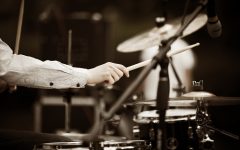 Drumstar - Schlagzeugschule in Wien, Mann spielt Schlagzeug